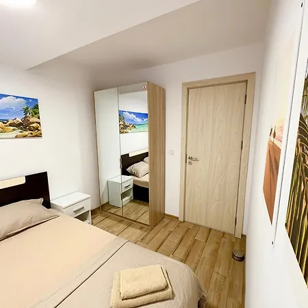 Charm 1 Апартаменти *