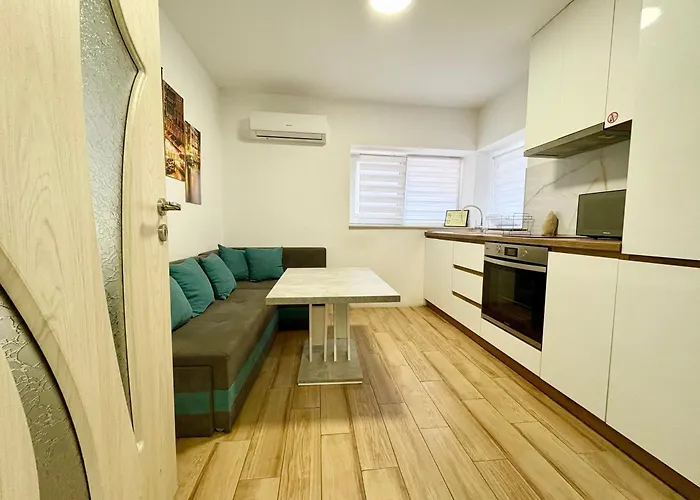 Charm 1 * Варна