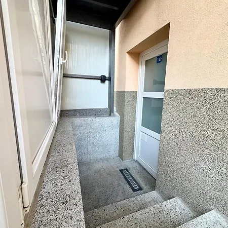 Apartment Charm 1 *